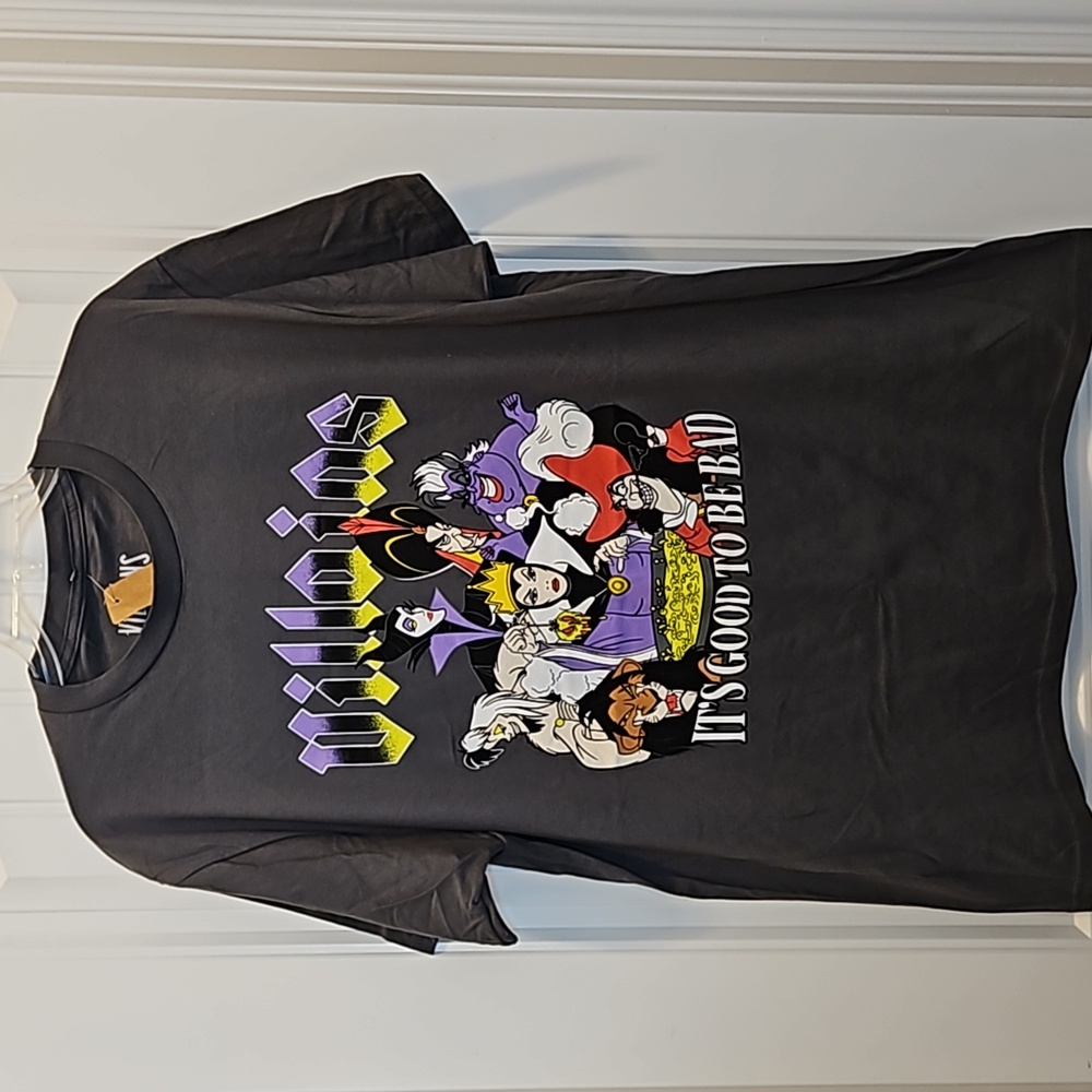 *NWOT* Disney Villains Short Sleeve Tee